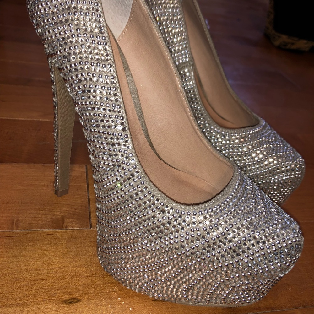 Rare Steve Madden Sparkling Crystal Heels - Picture 5 of 8